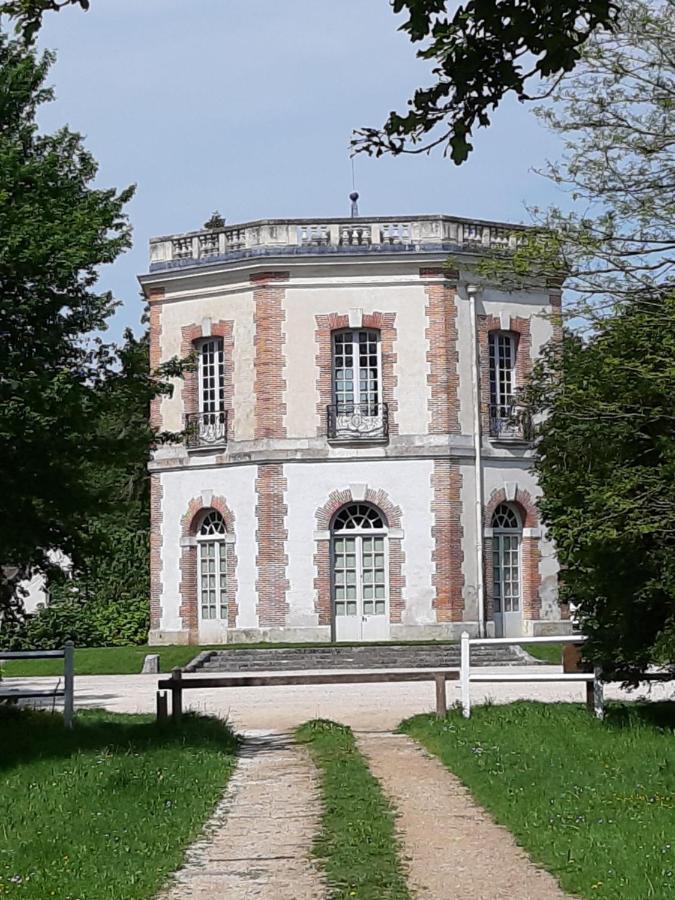 Bed and Breakfast La grange des lisières à Rouvres  Extérieur photo